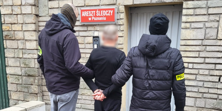 Mężczyzna przebrany za kobietę próbował sprzedać cudze mieszkanie