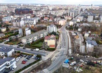 Zmiany w organizacji ruchu na skrzyżowaniu ul. Dmowskiego i Knapowskiego