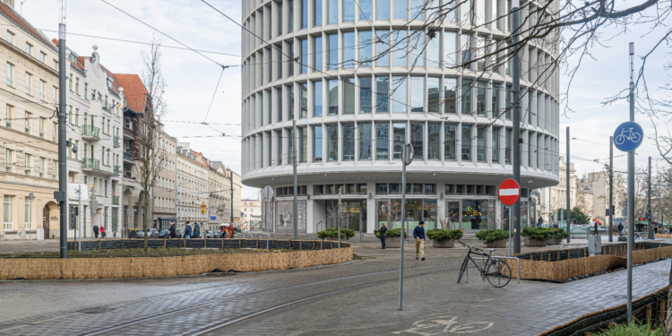 Nowy łuk przy Okrąglaku ma być gotowy w okresie letnim