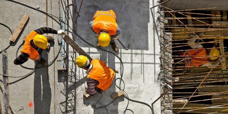 Sytuacja na rynku pracy sugeruje, że czeka nas nowa fala zwolnień grupowych