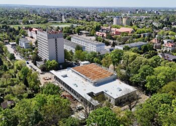 Na budowie pływalni przy ul. Taborowej wisi wiecha