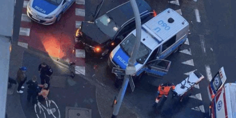 Wypadek radiowozu z osobówką, są ranni