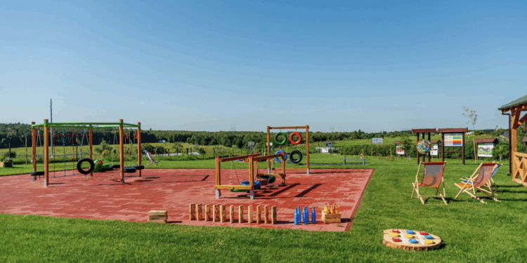 W Poznaniu powstał recycklinowy plac zabaw