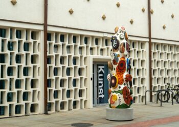 Na poznańskim Starym Rynku stanęła nowa rzeźba 