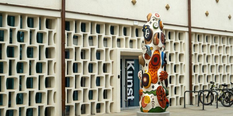 Na poznańskim Starym Rynku stanęła nowa rzeźba 