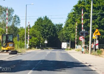 Przejazd kolejowy na Naramowickiej w Poznaniu zamknięty dłużej niż zakładano