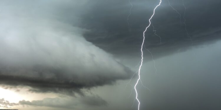 Ostrzeżenie IMGW dla całej Wielkopolski, potrwa aż do wieczora