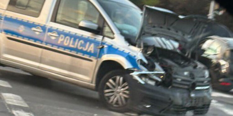 Wypadek radiowozu na Mieszka I