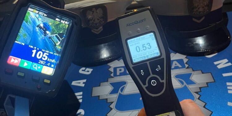 Zatrzymano 30-latka pędzącego ulicą Starołęcką. Bez pasów, po alkoholu i ponad dwa razy szybciej niż wolno