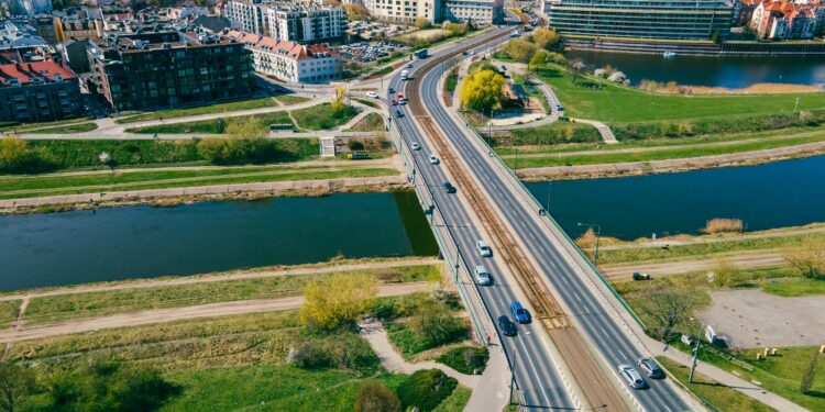 Zamknięcie Wartostrady pod mostem Chrobrego