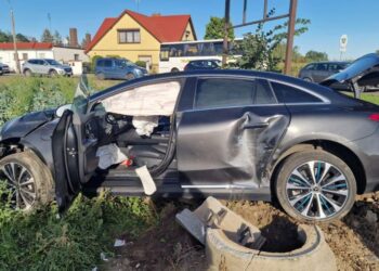 Groźny wypadek znanych aktorów w drodze na spektakl