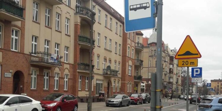Informacja dla pasażerów poznańskiej komunikacji. Zmiana statusu przystanków autobusowych