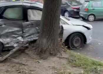Groźny wypadek w Poznaniu. Kierowca miał 2.5 promila w wydychanym powietrzu