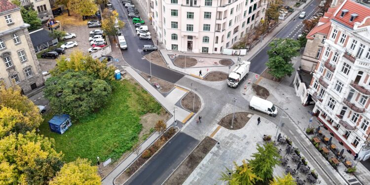 Skrzyżowanie w centrum już przejezdne – zobacz, jak się zmieniło!