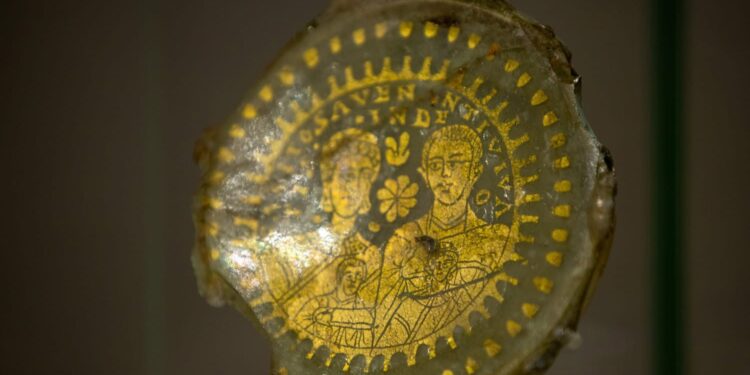 Sensacyjne odkrycie! Skarb sprzed 1600 lat. Będzie go można obejrzeć w Poznaniu