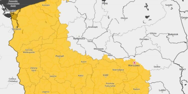 Groźna pogoda nadciąga nad Wielkopolskę! Synoptycy ostrzegają przed silnym wiatrem i zimnem