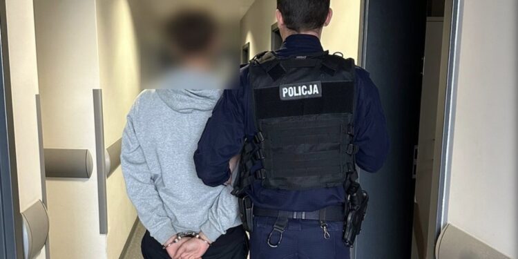 Wpadł przez nerwowe zachowanie. 17-latek z Lubonia z pokaźnym zapasem narkotyków