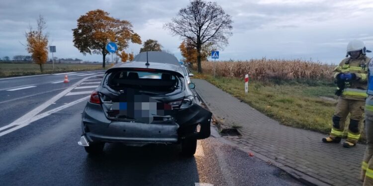 Pijana kobieta uciekała dymiącym autem! Chwilę później samochód stanął w płomieniach!