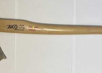 Koszmar w regionie! 23-latek z siekierą zaatakował własnego ojca – tylko cud uratował mężczyznę przed śmiercią