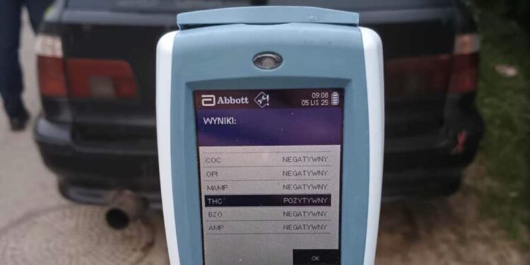 Zatrzymany podczas rutynowej kontroli. 24-latek miał narkotyki i prowadził pod ich wpływem