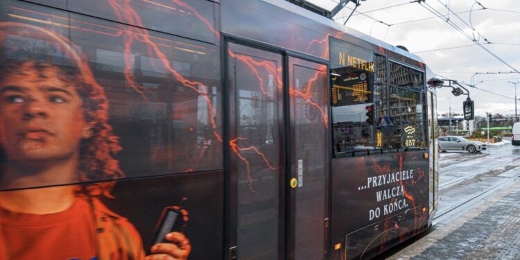 Ten tramwaj zatrzyma wszystkich. „Stranger Things 5” wyjeżdża na poznańskie tory