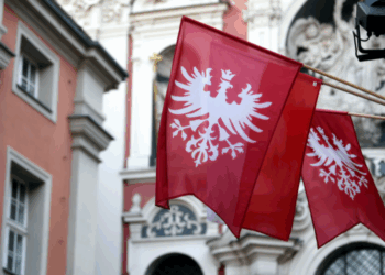 Flagi powstańcze do odebrania w Poznaniu. Sprawdź, kiedy możesz je dostać