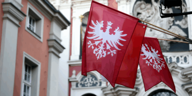 Flagi powstańcze do odebrania w Poznaniu. Sprawdź, kiedy możesz je dostać