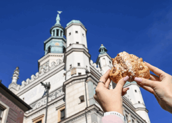 Rogalowy tramwaj znów wyrusza w trasę! W sobotę zatrzyma się w Poznaniu i zaprosi na Imieniny Ulicy Święty Marcin