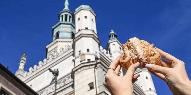 Rogalowy tramwaj znów wyrusza w trasę! W sobotę zatrzyma się w Poznaniu i zaprosi na Imieniny Ulicy Święty Marcin