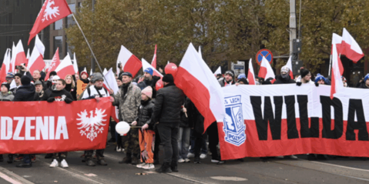 Zmiana trasy Poznańskiego Marszu Niepodległości! Sprawdź, którędy przejdzie tegoroczny pochód