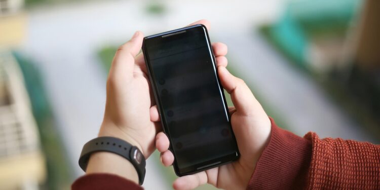 Kliknął w reklamę na Facebooku i stracił oszczędności życia. Policja ostrzega