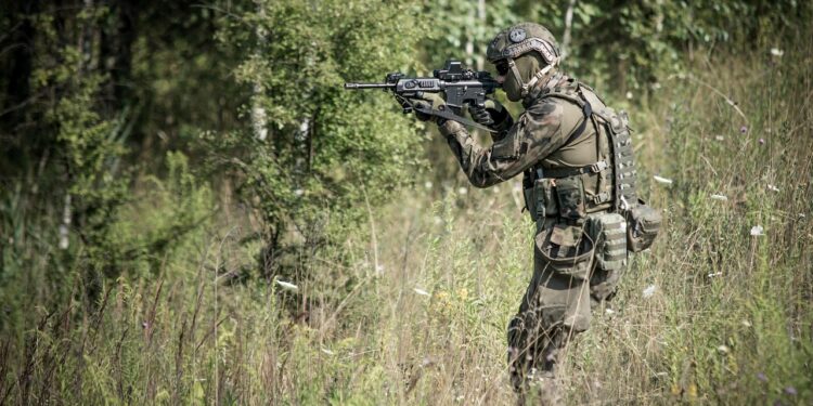 Huk, wybuchy i ostra amunicja! Przez miesiąc będzie głośno pod Poznaniem