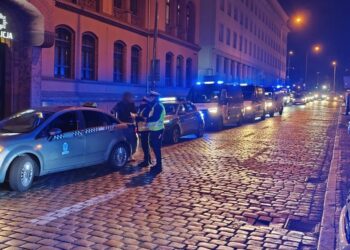 Wieczorna akcja w Poznaniu. Kontrole taksówek ujawniły liczne nieprawidłowości