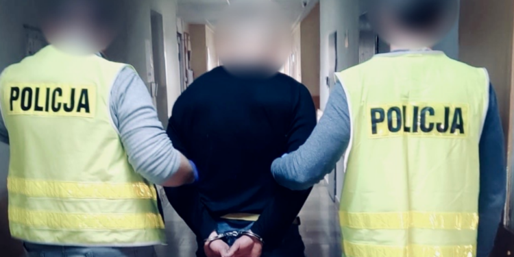 Szyba wybita, sprzęt skradziony, ucieczka nieudana. Nocna akcja policji w Poznaniu