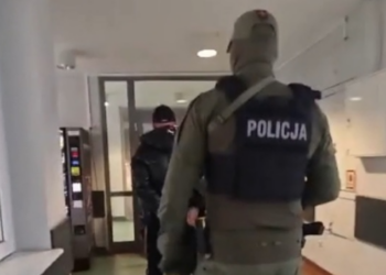 Tytoniowy proceder na gigantyczną skalę. Policja rozbiła gang, straty państwa liczone w dziesiątkach milionów