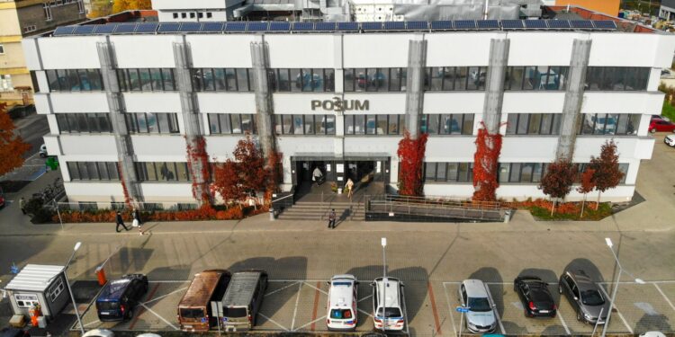 Naciskasz przycisk i ochrona rusza na pomoc. Poznań pionierem w nowym systemie bezpieczeństwa medyków