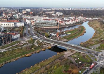 Poznań staje przed kolejnym wyzwaniem drogowym. Od 2 grudnia kierowcy odczują duże zmiany na moście Chrobrego