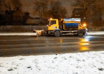 Gołoledź nadciąga znów nad Poznań. IMGW ostrzega mieszkańców i służby stawiane są w gotowość