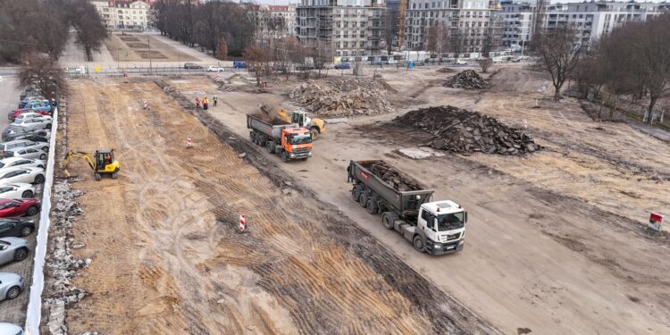 Wilda w Poznaniu przejdzie zieloną rewolucję. Ruszyła budowa nowego parku w miejscu dawnego targowiska
