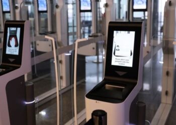 Poznań-Ławica z nową technologią. Jedyne takie bramki w regionalnym porcie lotniczym w Polsce