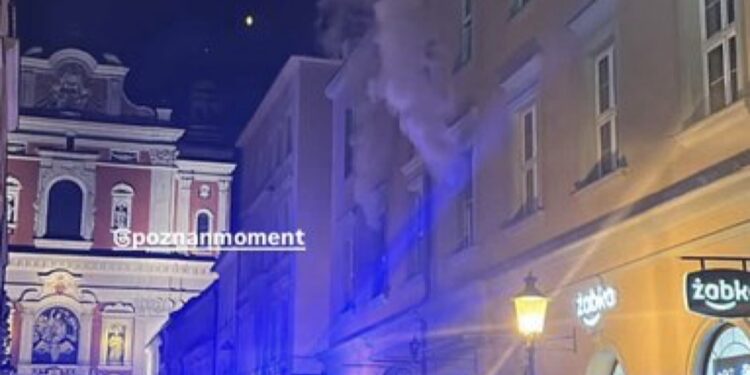 Pożar w kamienicy na Starym Rynku w Poznaniu