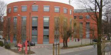 Poznań zaprasza seniorów do Auli Artis. Bezpłatny koncert przebojów Krzysztofa Krawczyka już 11 marca