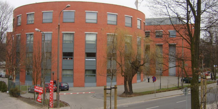 Poznań zaprasza seniorów do Auli Artis. Bezpłatny koncert przebojów Krzysztofa Krawczyka już 11 marca