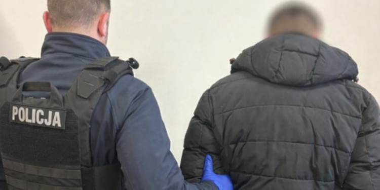 Brutalny atak w Obornikach pod Poznaniem. Zakrwawiony mężczyzna szukał schronienia w sklepie