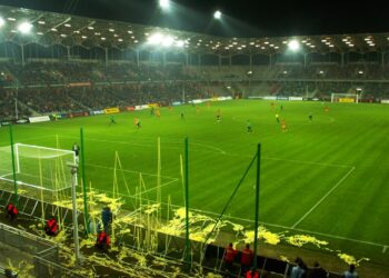 Lech Poznań jedzie do Kielc po kolejne punkty. Ważny mecz z Koroną może zmienić układ tabeli