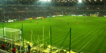 Lech Poznań jedzie do Kielc po kolejne punkty. Ważny mecz z Koroną może zmienić układ tabeli