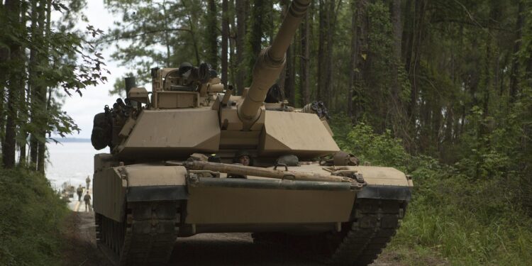 Poznań stawia na Abramsy. Nowa hala gotowa na obsługę czołgów w Wojskowych Zakładach Motoryzacyjnych