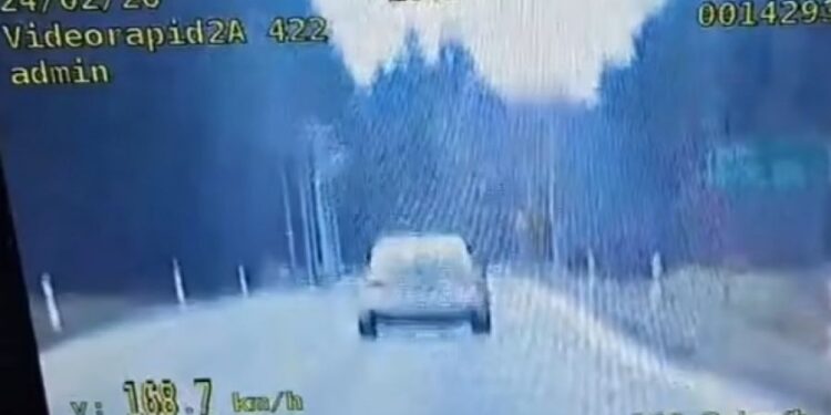 Blisko 170 km/h BMW na drodze krajowej w regionie. Od przyszłego tygodnia za takie wykroczenie grozi utrata prawa jazdy na trzy miesiące