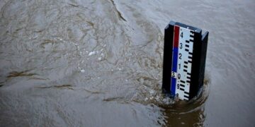 Groźne wezbranie rzeki w Wielkopolsce. Ostrzeżenie hydrologiczne