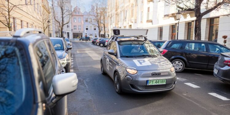 Zapomniałeś zapłacić za parkowanie? Sprawdź online, czy e-kontrola już zarejestrowała Twój samochód